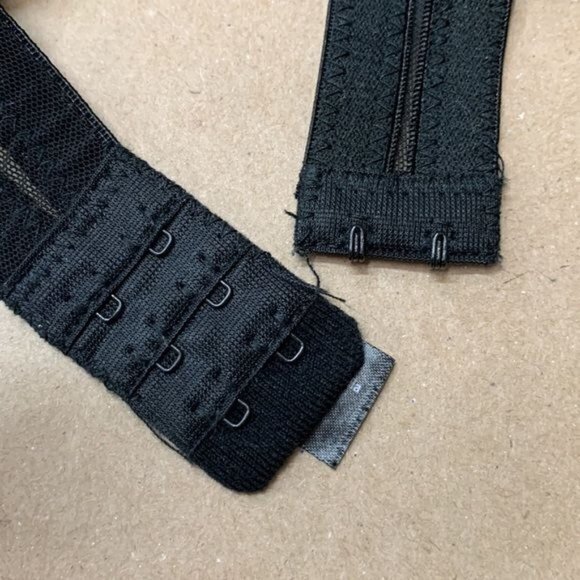 Rene Rofe Lace Unlined Plunge Underwire Bra B36206 Black - Size 36D - Picture 4 of 4